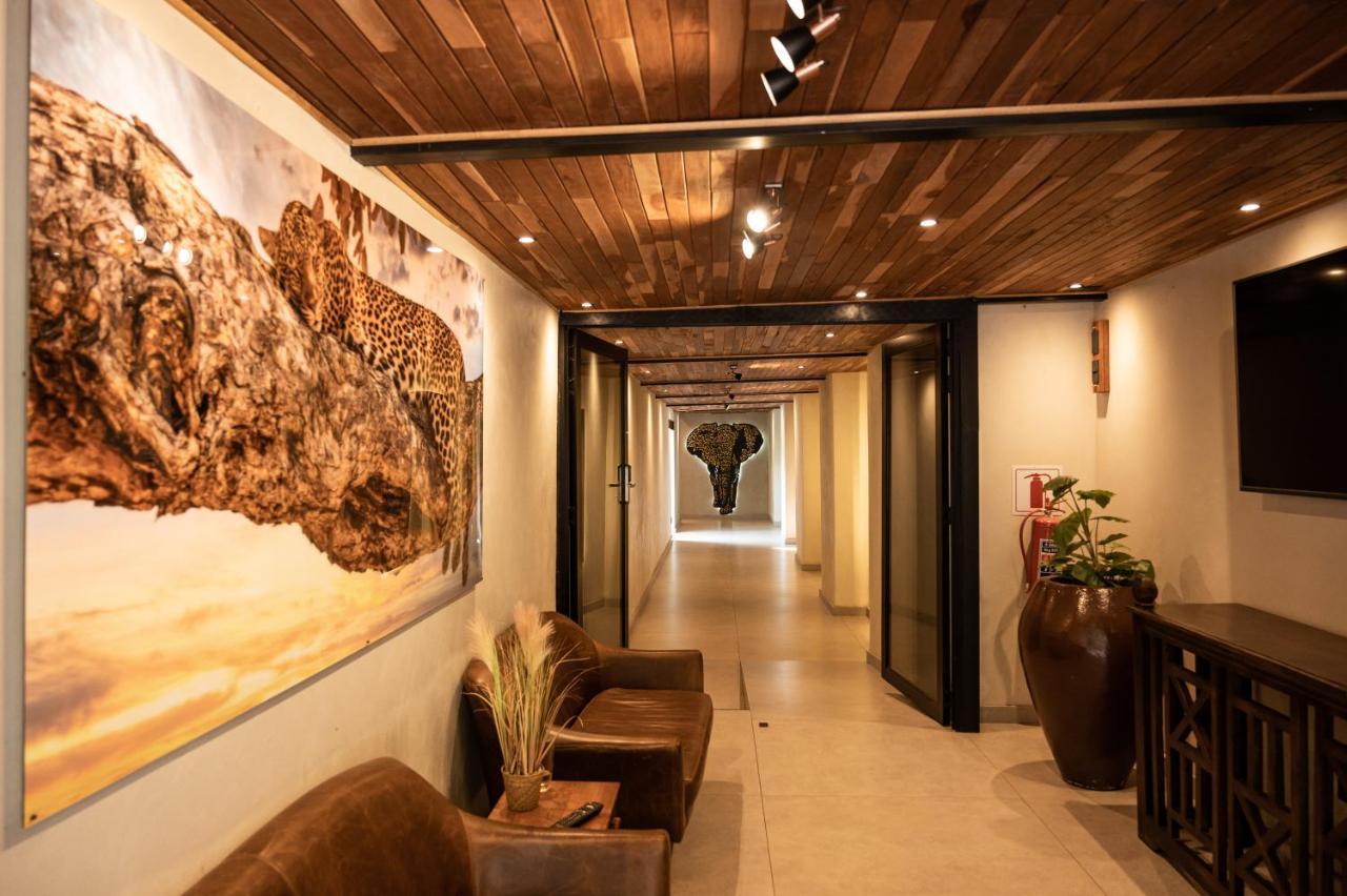 Chobe River Lodge คาซาเนอ ภายนอก รูปภาพ