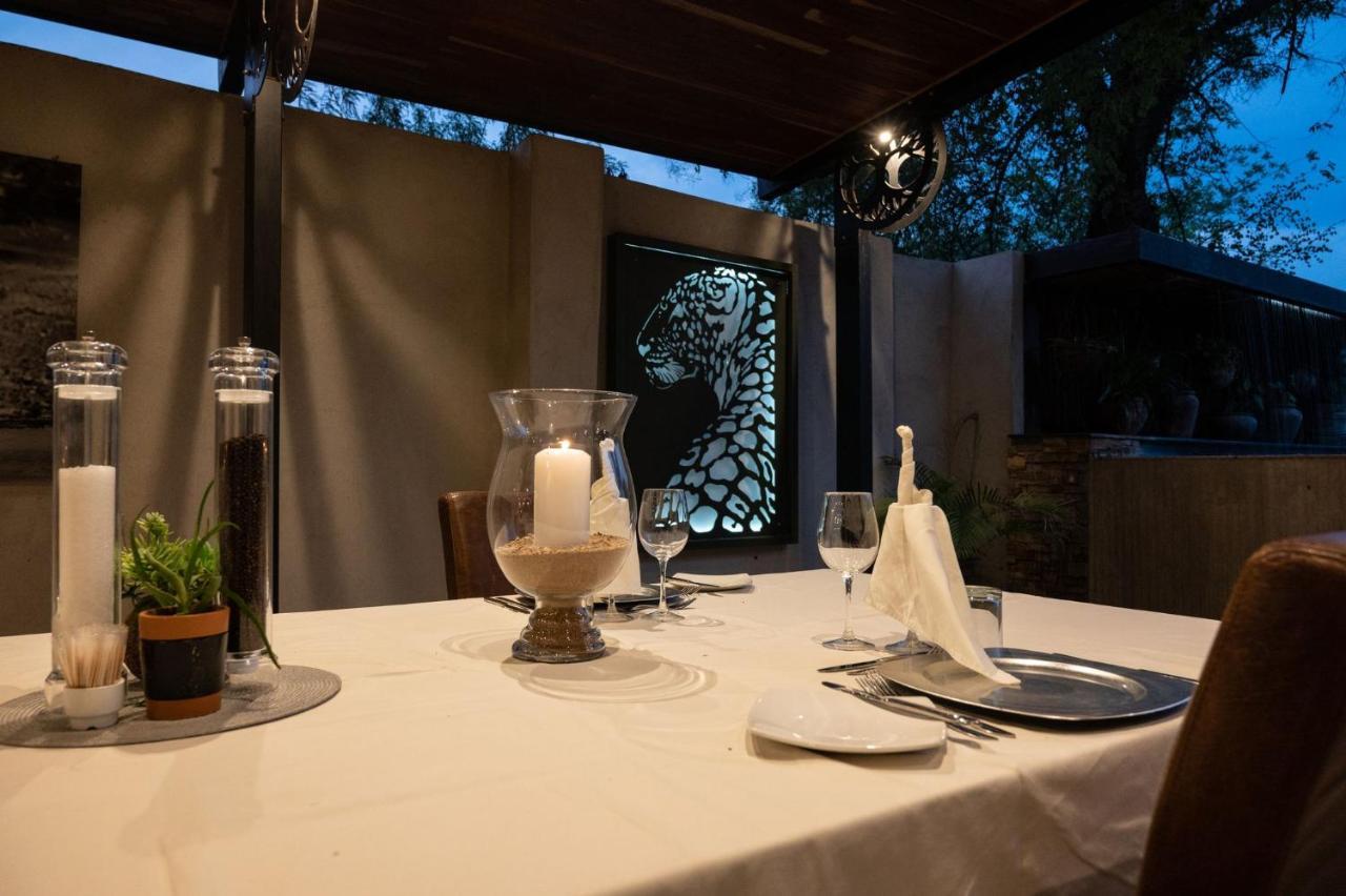 Chobe River Lodge คาซาเนอ ภายนอก รูปภาพ