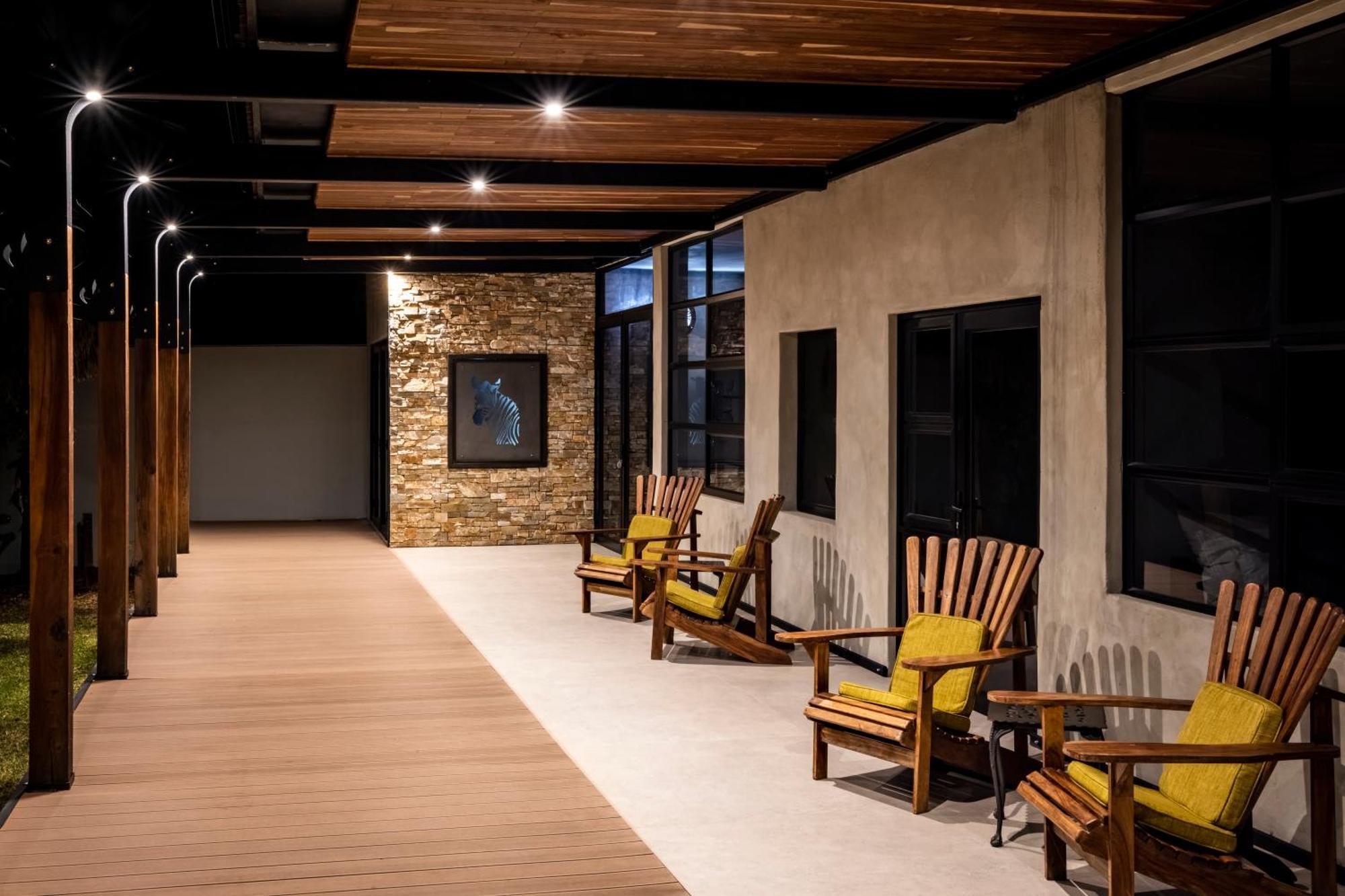 Chobe River Lodge คาซาเนอ ภายนอก รูปภาพ